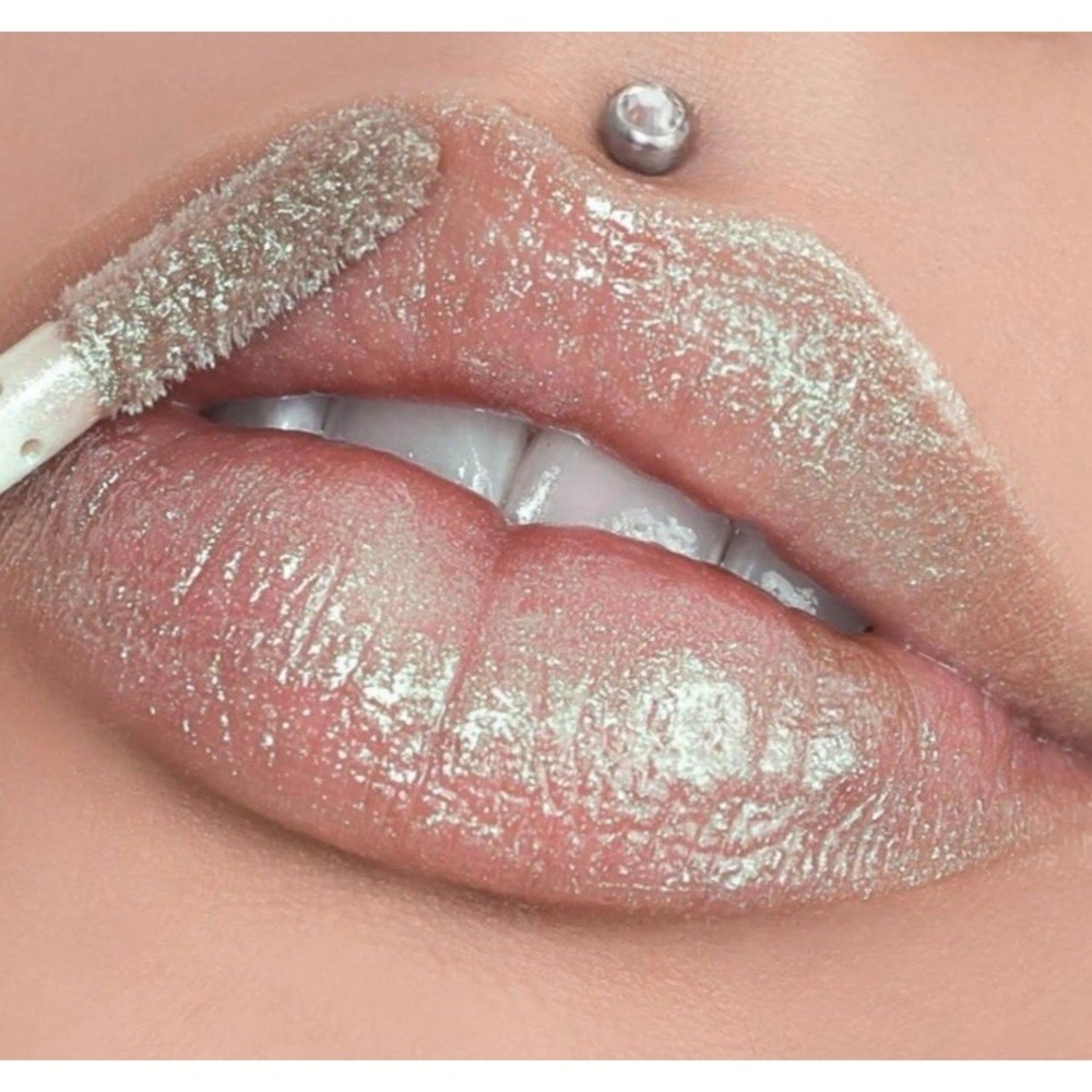Jeffreeโ Star Cosmetics The Gloss Blood Money Discontinued